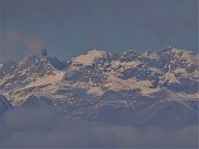 30 Maxi zoom verso Valletto e  Ponteranica innevati